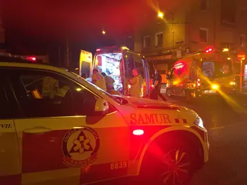 Los servicios sanitarios acuden al lugar de la reyerta en Carabanchel Los servicios sanitarios acuden al lugar de la reyerta en Carabanchel