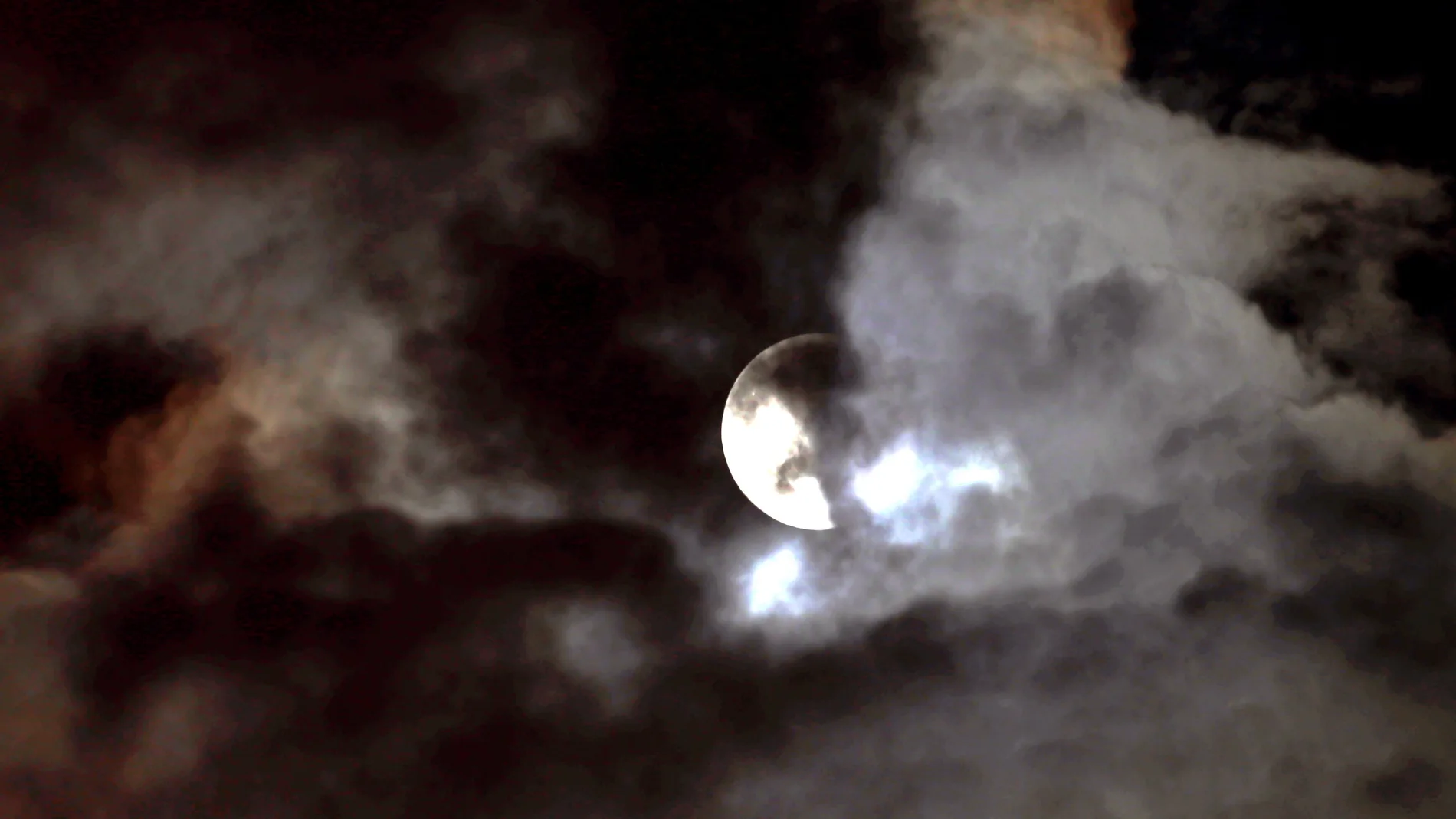 El eclipse lunar visto desde Belgrado, Serbia