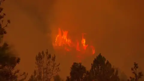 Mueren dos niños y su bisabuela en los incendios de California mientras los bomberos exhaustos intentan controlar las llamas Mueren dos niños y su bisabuela en los incendios de California mientras los bomberos exhaustos intentan controlar las llamas
