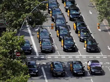 Taxis parados en Barcelona Taxis parados en Barcelona