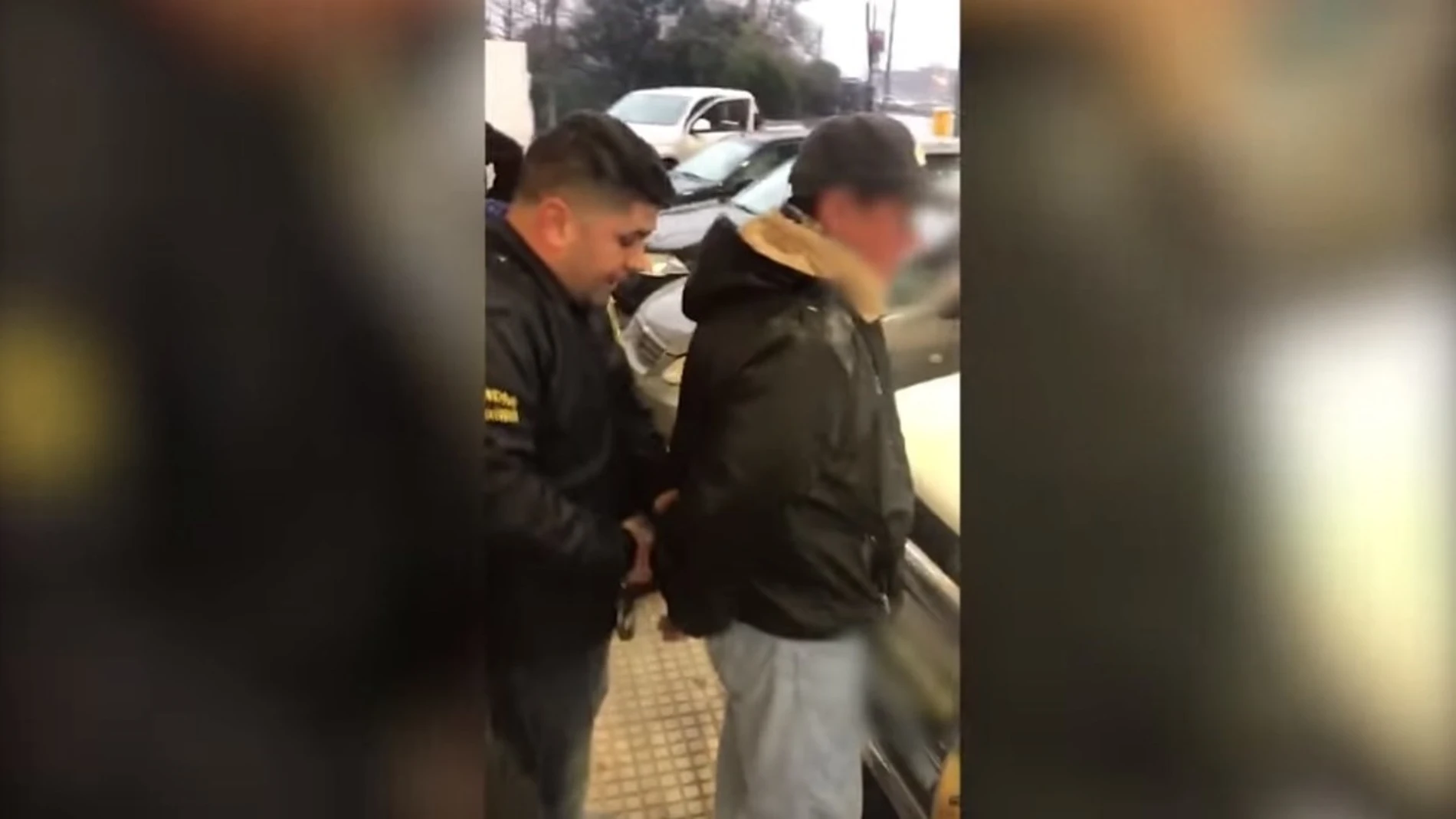 Padre detenido por abusar de sus dos hijas Padre detenido por abusar de sus dos hijas