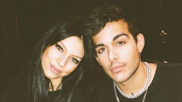 Alejandra Rubio junto a su novio