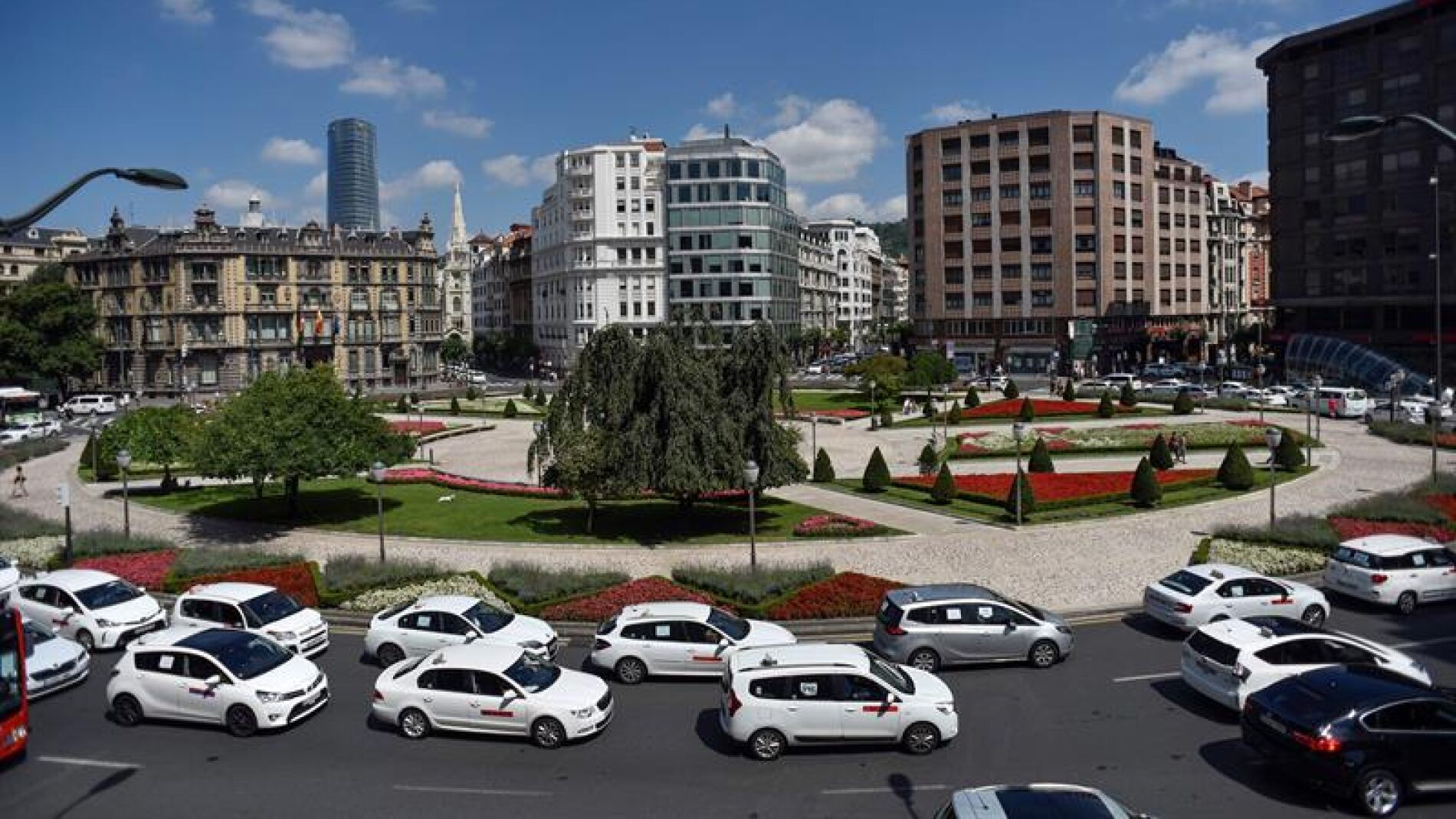 Taxis se unen a la huelga en Bilbao