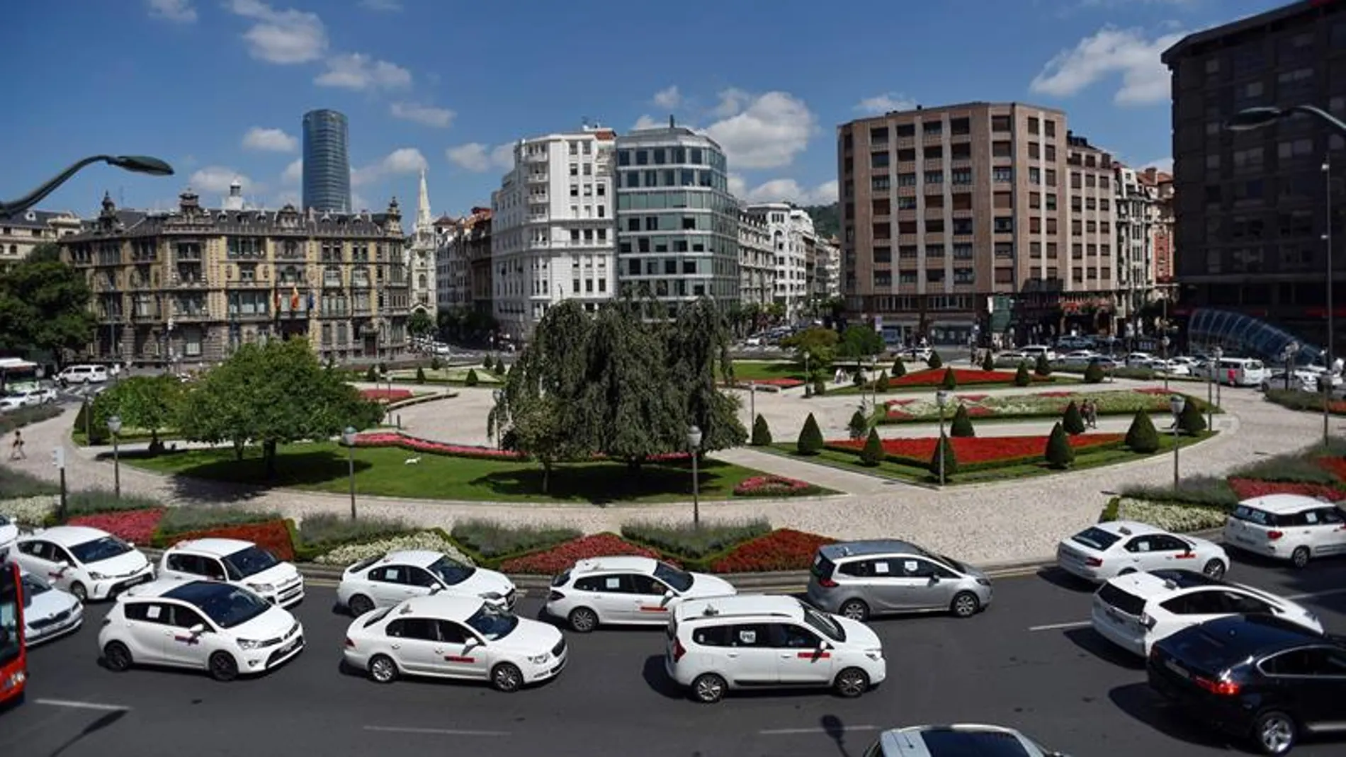 Taxis se unen a la huelga en Bilbao Taxis se unen a la huelga en Bilbao