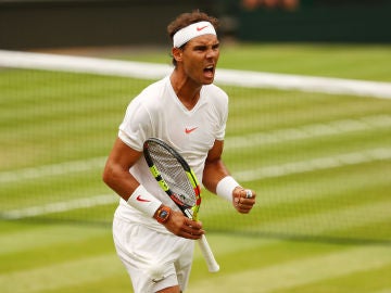 Rafa Nadal celebra un punto en Wimbledon