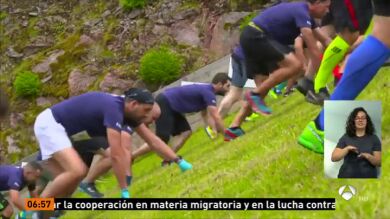 Más de 1.000 corredores afrontan el reto más extremo: así suben la pista más lenta del mundo