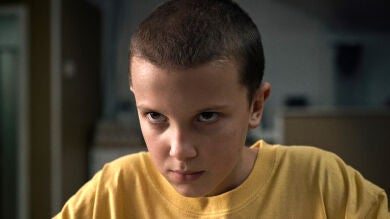 Millie Bobby Brown explica qué supuso la dolorosa decisión de raparse el pelo para 'Stranger Things' y cómo se convirtió en una poderosa lección