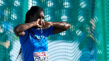 Osakue en una competición de atletismo