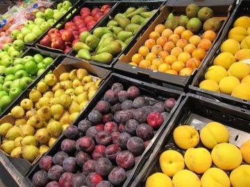 Imagen de frutas en un supermercado