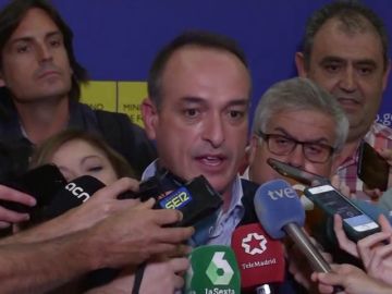 El sector del taxi se niega a desconvocar la huelga y pide todas las propuestas de Fomento por escrito El sector del taxi se niega a desconvocar la huelga y pide todas las propuestas de Fomento por escrito