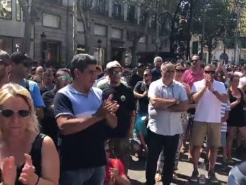 Los taxistas de Barcelona aceptan hacer servicios mínimos gratuitos en un "gesto" a los ciudadanos