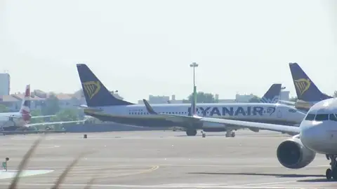 Huelga de Ryanair este viernes: 82 de los 396 vuelos cancelados afectan a España Huelga de Ryanair este viernes: 82 de los 396 vuelos cancelados afectan a España