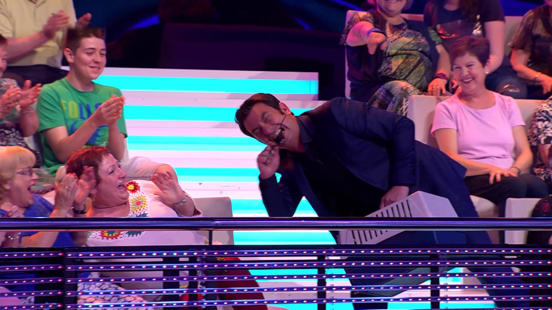 Arturo Valls provoca el p&aacute;nico en '&iexcl;Ahora Caigo!' al perder a su mascota: "Es una tar&aacute;ntula gigante"