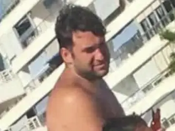 'El Prenda' disfruta de su libertad provisional en la playa en Rota. 'El Prenda' disfruta de su libertad provisional en la playa en Rota.