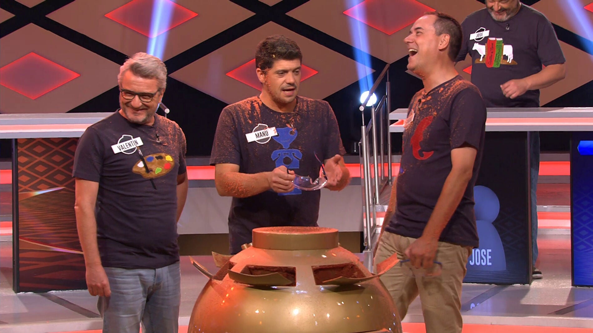 Descubre el arte de Manu pronunciando "Love of Lesbian"