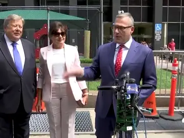 Los padres de Melania Trump se benefician de la reagrupación familiar contra la que se ha posicionado su yerno Los padres de Melania Trump se benefician de la reagrupación familiar contra la que se ha posicionado su yerno