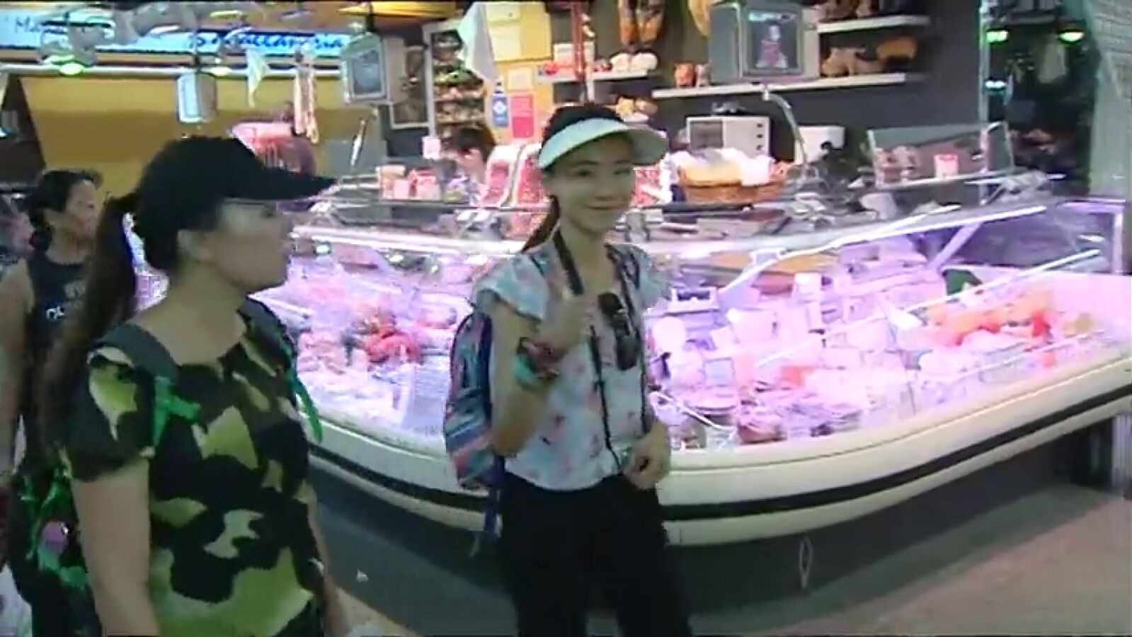 El exceso de turistas obliga a regular el acceso al mercado de Santa Catalina, en Barcelona