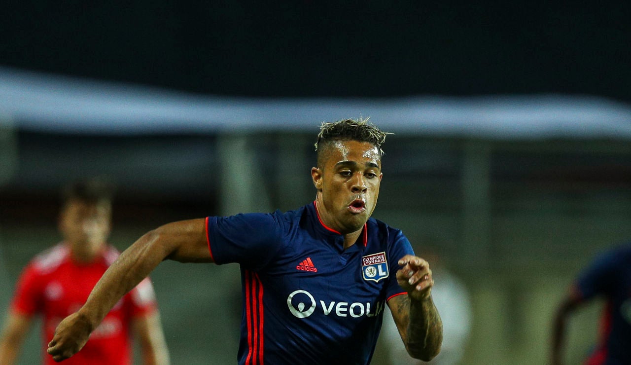 Mariano Díaz en un partido con el Lyon Mariano Díaz en un partido con el Lyon
