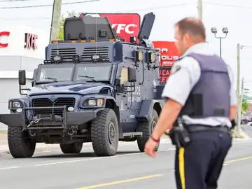 Vista de un camión blindado de la policía de Canadá Vista de un camión blindado de la policía de Canadá