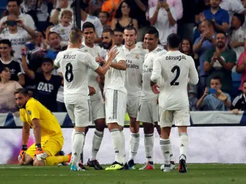 Los jugadores del Real Madrid celebran un gol Los jugadores del Real Madrid celebran un gol