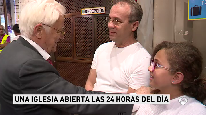 La iglesia del padre Ángel, el lugar 24 horas abierto que intenta ser un hogar para inmigrantes y personas sin techo La iglesia del padre Ángel, el lugar 24 horas abierto que intenta ser un hogar para inmigrantes y personas sin techo