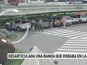Los Mossos desarticulan una banda que robaba a conductores en las áreas de servicio de la AP-7 Los Mossos desarticulan una banda que robaba a conductores en las áreas de servicio de la AP-7