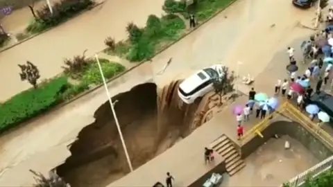 Más de 20 derrumbes de carreteras en el noroeste de China Más de 20 derrumbes de carreteras en el noroeste de China