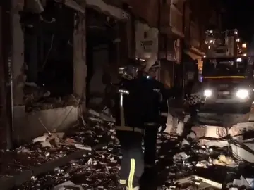 Una explosión en un restaurante de comida china en Pozuelo obliga a desalojar dos bloques de edificios Una explosión en un restaurante de comida china en Pozuelo obliga a desalojar dos bloques de edificios