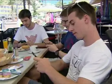 Surge un nuevo concepto, la nomofobía, el miedo irracional a salir de casa sin móvil Surge un nuevo concepto, la nomofobía, el miedo irracional a salir de casa sin móvil