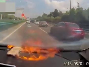 Un iphone explota dentro de un coche en marcha en China