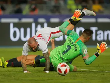 Jugada entre Ter Stegen y Aleix Vidal Jugada entre Ter Stegen y Aleix Vidal