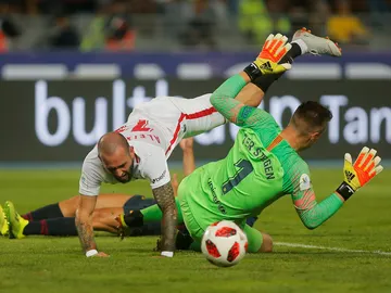 Jugada entre Ter Stegen y Aleix Vidal Jugada entre Ter Stegen y Aleix Vidal