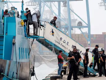 El desembarco del 'Titán Tercero' El desembarco del 'Titán Tercero'