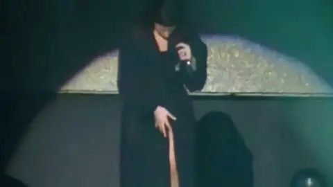 Los deslices que más polémica han causado de los cantantes más famosos Los deslices que más polémica han causado de los cantantes más famosos