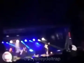 Así fue el momento del desplome de una pasarela en el puerto de Vigo durante el festival 'O Marisquiño' Así fue el momento del desplome de una pasarela en el puerto de Vigo durante el festival 'O Marisquiño'