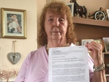 Freda Jackson, la turista británica que se quejó del gran número de españoles que había en Benidorm Freda Jackson, la turista británica que se quejó del gran número de españoles que había en Benidorm