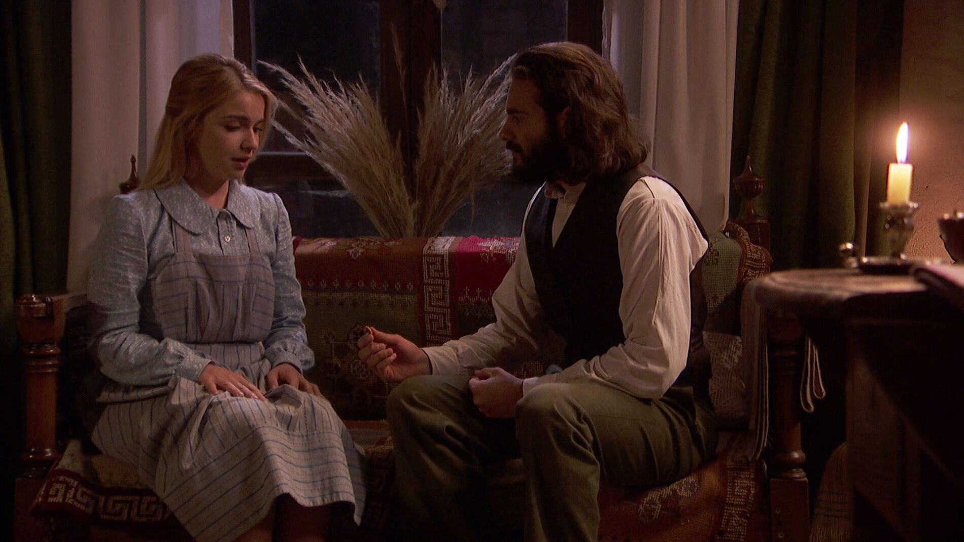 Isaac: "Antolina, &iquest;quieres casarte conmigo?"