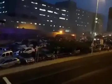 Un incendio en el Hospital de la Candelaria obliga a desalojar a varios pacientes Un incendio en el Hospital de la Candelaria obliga a desalojar a varios pacientes