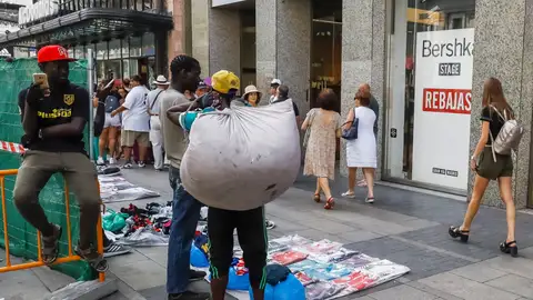 Un grupo de manteros Un grupo de manteros