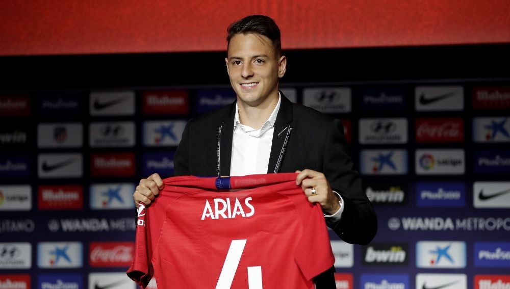 Presentación de Santiago Arias con el Atlético