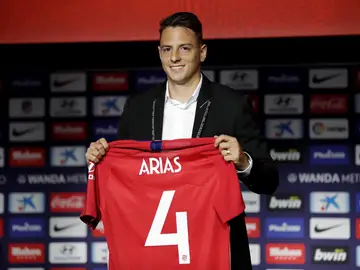 Presentación de Santiago Arias con el Atlético Presentación de Santiago Arias con el Atlético