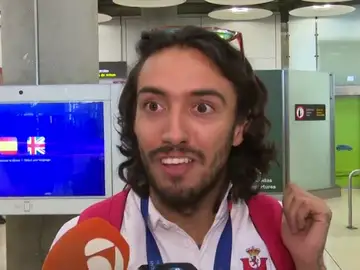 Los atletas españoles aterrizan en Madrid tras los Europeos de Berlín: "Un hombre puede levantar a un estadio de 60.000 personas" Los atletas españoles aterrizan en Madrid tras los Europeos de Berlín: "Un hombre puede levantar a un estadio de 60.000 personas"