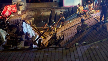 Noticias de la Mañana (13-08-18) Más de 130 heridos, cuatro de ellos graves, y escenas de pánico al desplomarse una pasarela durante un concierto en Vigo