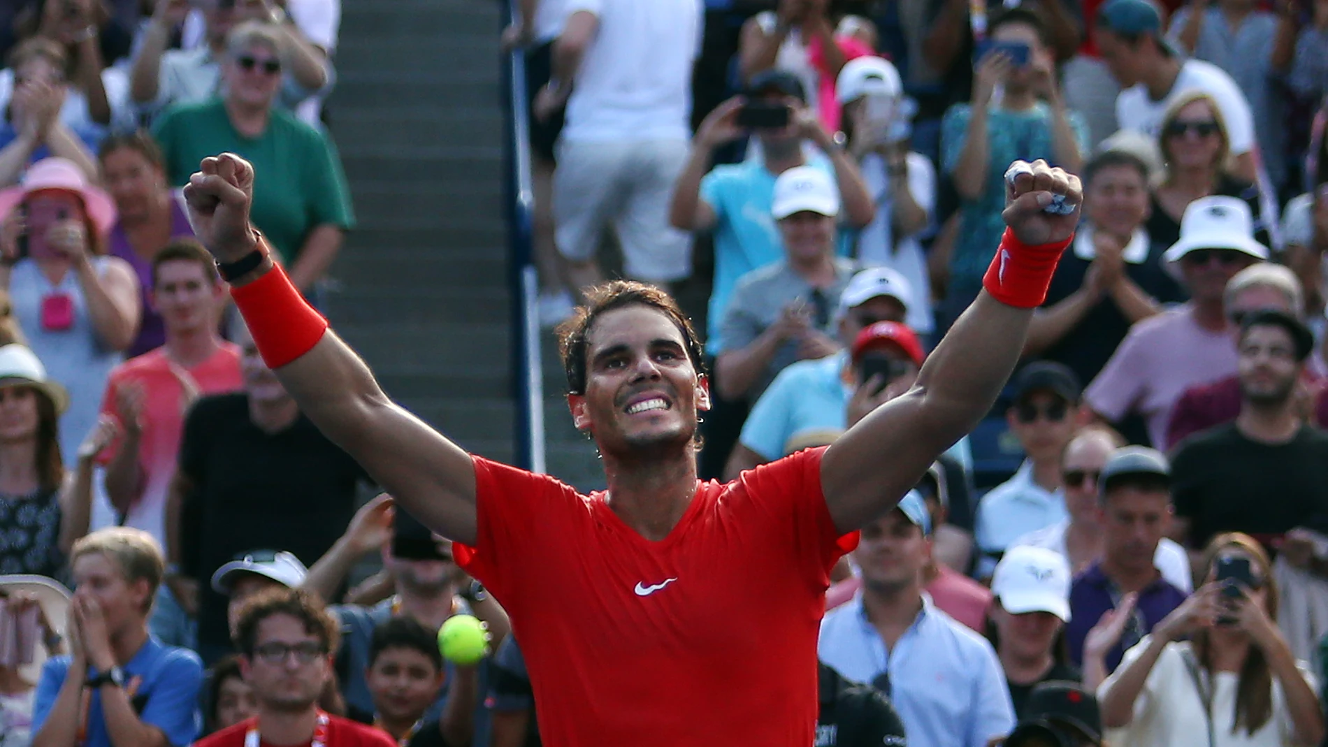 Rafa Nadal celebrando una victoria Rafa Nadal celebrando una victoria
