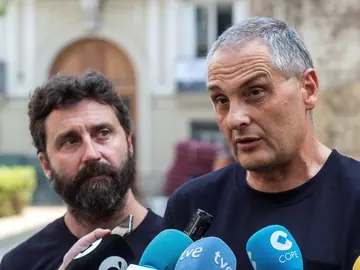 Los representantes de varios sindicatos de bomberos Los representantes de varios sindicatos de bomberos