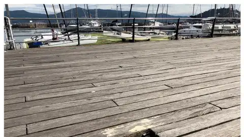 Fotografías del piso deteriorado del paseo marítimo de Vigo, tomadas a finales del pasado mes de julio Fotografías del piso deteriorado del paseo marítimo de Vigo, tomadas a finales del pasado mes de julio