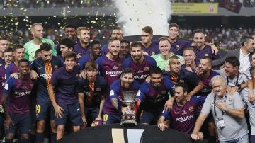F.C Barcelona celebrando la Supercopa de España