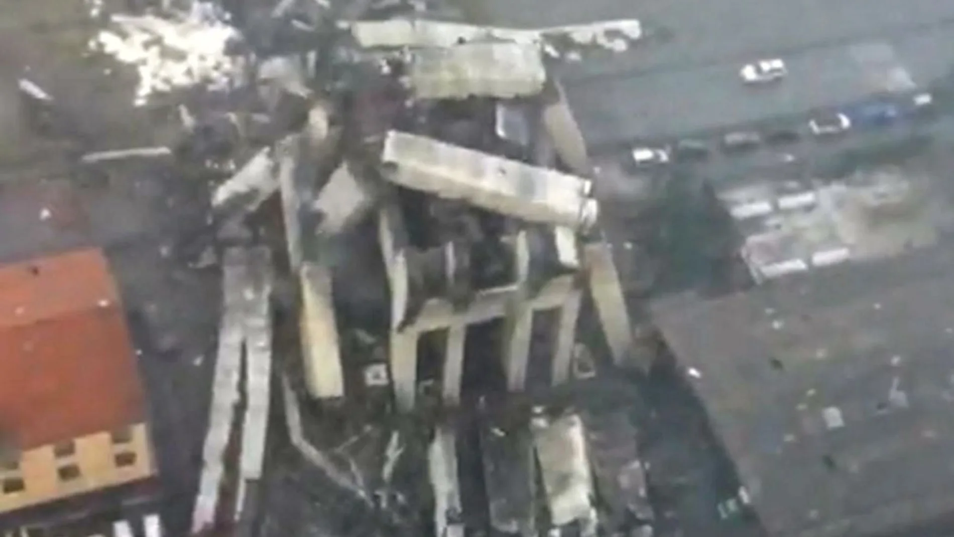 Antena 3 Noticias 1 (14-08-18) Al menos 22 muertos por el desplome de un viaducto en una autopista en Génova Antena 3 Noticias 1 (14-08-18) Al menos 22 muertos por el desplome de un viaducto en una autopista en Génova