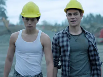 Cole Sprouse y KJ Apa en 'Riverdale' Cole Sprouse y KJ Apa en 'Riverdale'