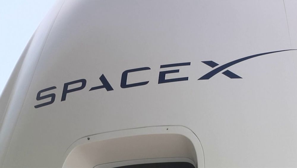 SpaceX planea su primer viaje tripulado en 2019